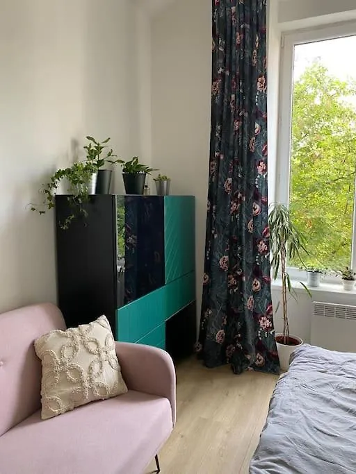 Cute Botanical Flat Near By Zizkov Tower Apartamento Praga República Checa
