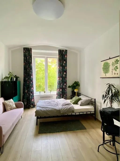 프라하 Cute Botanical Flat Near By Zizkov Tower 아파트 체코