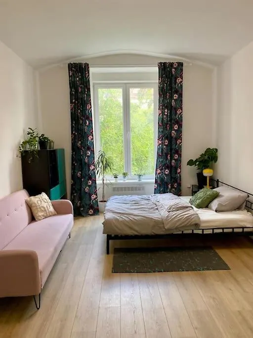 Cute Botanical Flat Near By Zizkov Tower Apartment Prague